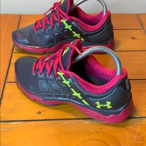 Women’s Under Armour shoe sz 6.5